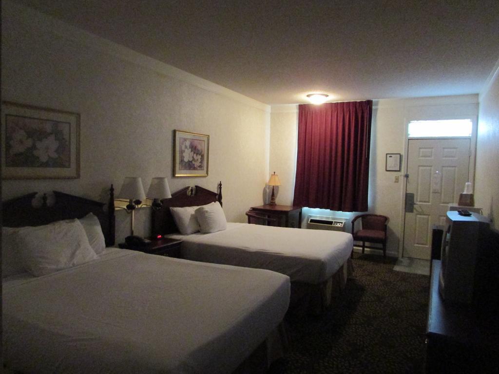 Plantation Oaks Hotell Millington Rum bild