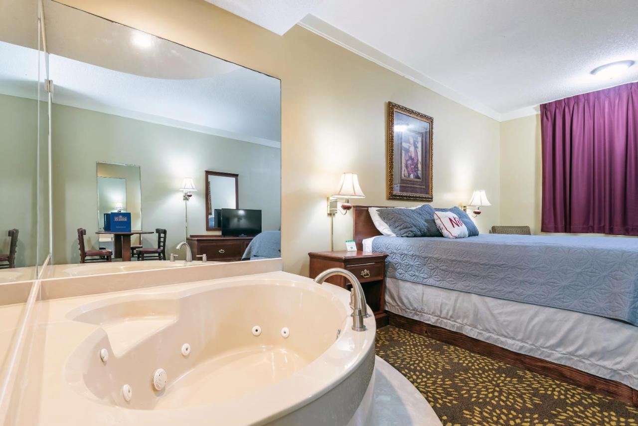 Plantation Oaks Hotell Millington Exteriör bild